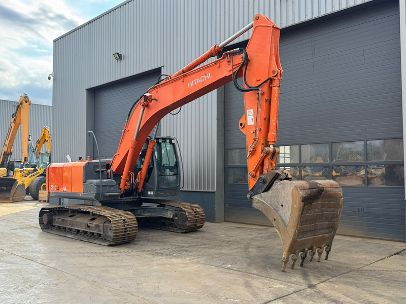 Crawler excavator Hitachi ZX210LC-3: picture 6