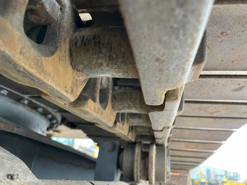 Crawler excavator Volvo ECR145EL: picture 18