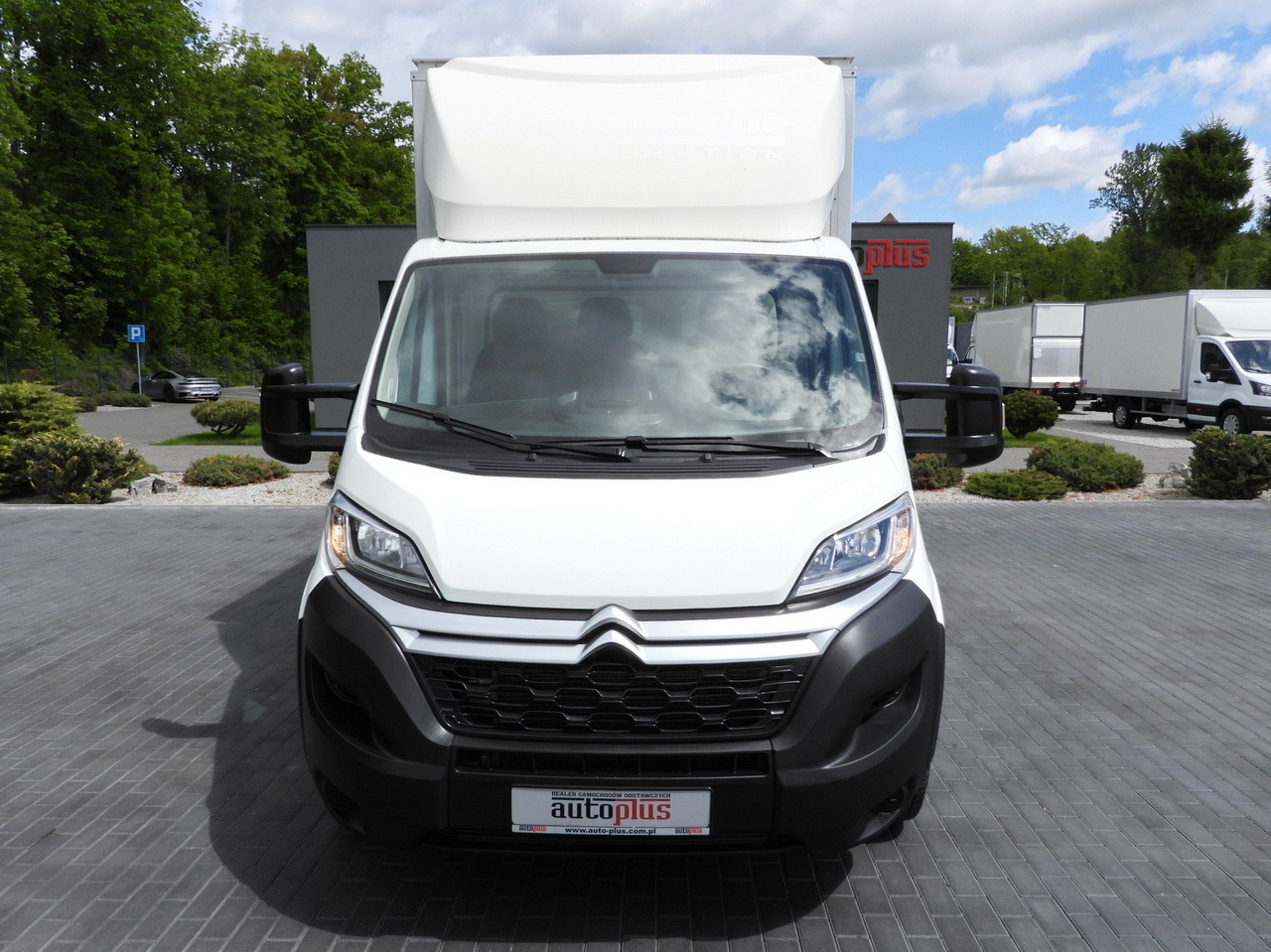 CITROEN JUMPER BOX LIFT 8 PALLETS CRUISE CONTROL NAVIGATION AIR CONDITIONING 165HP - Closed box van: picture 5 CITROEN JUMPER BOX LIFT 8 PALLETS CRUISE CONTROL NAVIGATION AIR CONDITIONING 165HP - Closed box van: picture 5