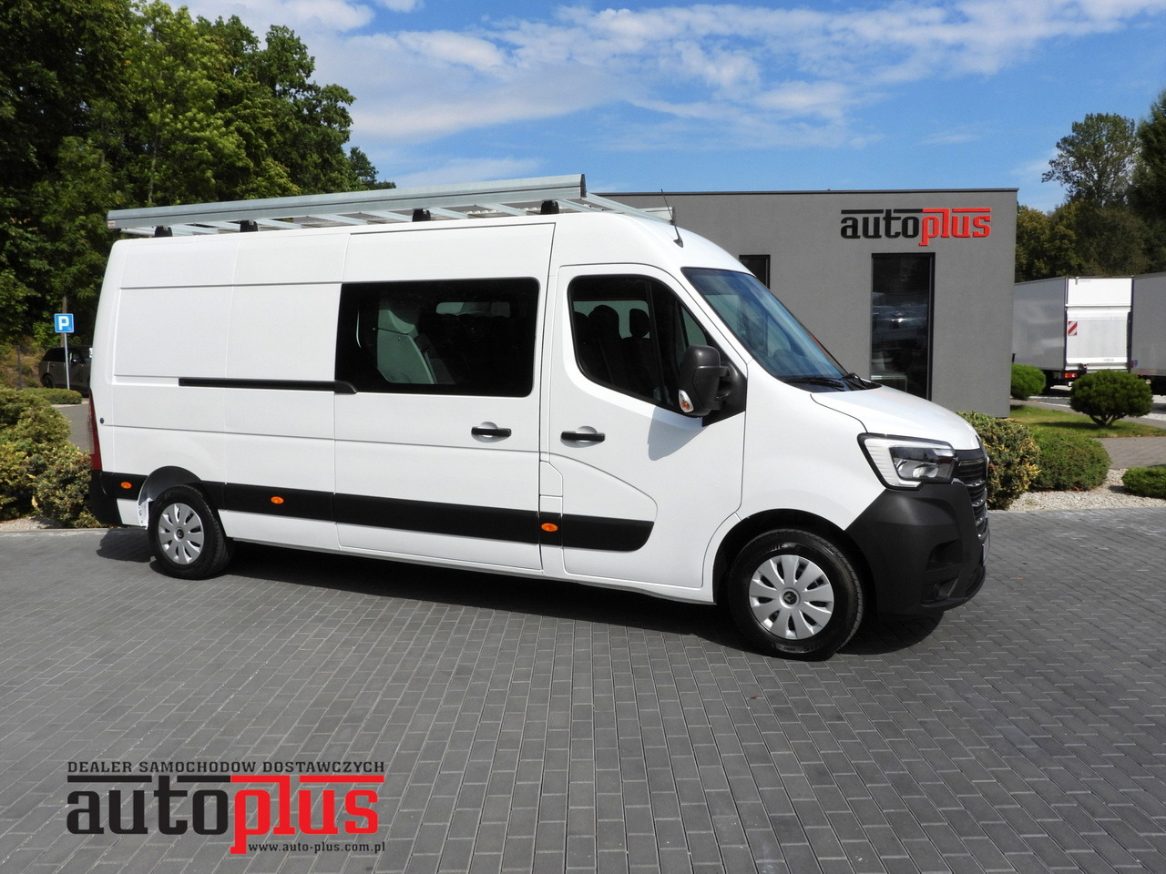 RENAULT MASTER BOX DELIVERY VAN 7 SEATS CRUISE CONTROL NAVIGATION LED LIGHTS AIR CONDITIONING 135HP - Commercial truck: picture 1 RENAULT MASTER BOX DELIVERY VAN 7 SEATS CRUISE CONTROL NAVIGATION LED LIGHTS AIR CONDITIONING 135HP - Commercial truck: picture 1