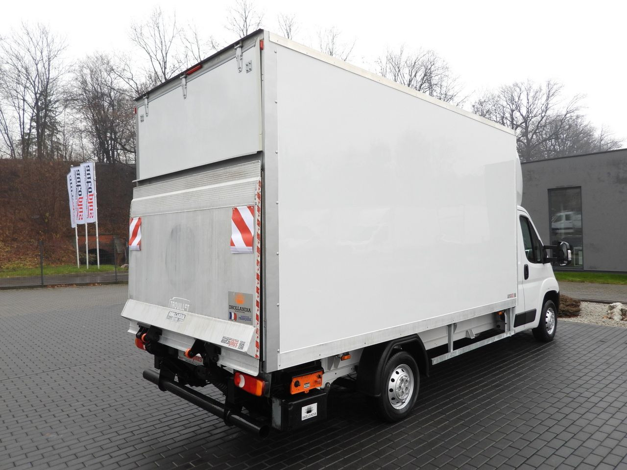 Closed box van FIAT DUCATO BOX LIFT 8 PALLETS CRUISE CONTROL NAVIGATION LED LIGHTS AIR CONDITIONING 130HP: picture 13 Closed box van FIAT DUCATO BOX LIFT 8 PALLETS CRUISE CONTROL NAVIGATION LED LIGHTS AIR CONDITIONING 130HP: picture 13