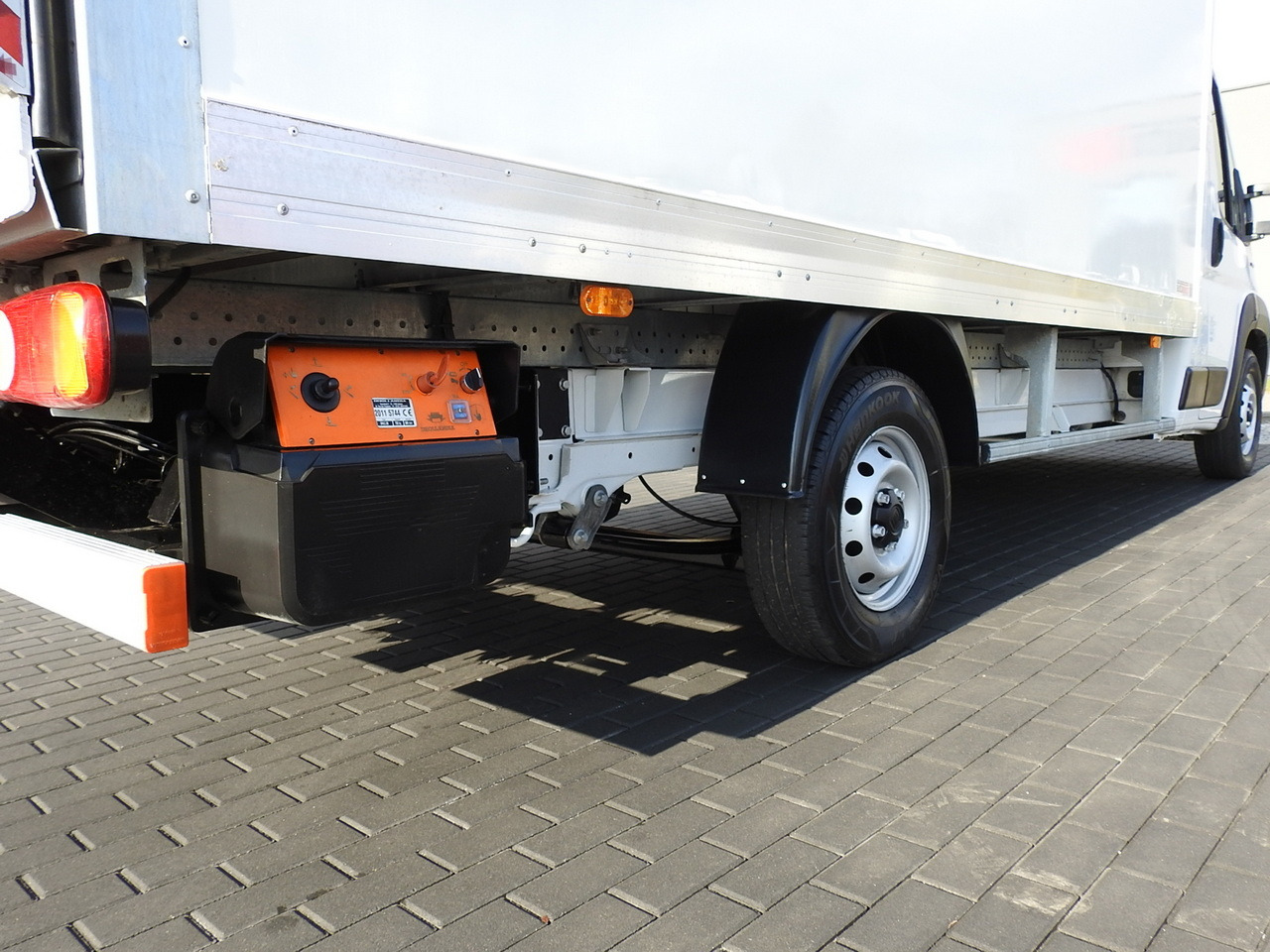 Closed box van FIAT DUCATO  BOX LIFT 8 PALLETS CRUISE CONTROL NAVIGATION LED LIGHTS AIR CONDITIONING  130HP: picture 16