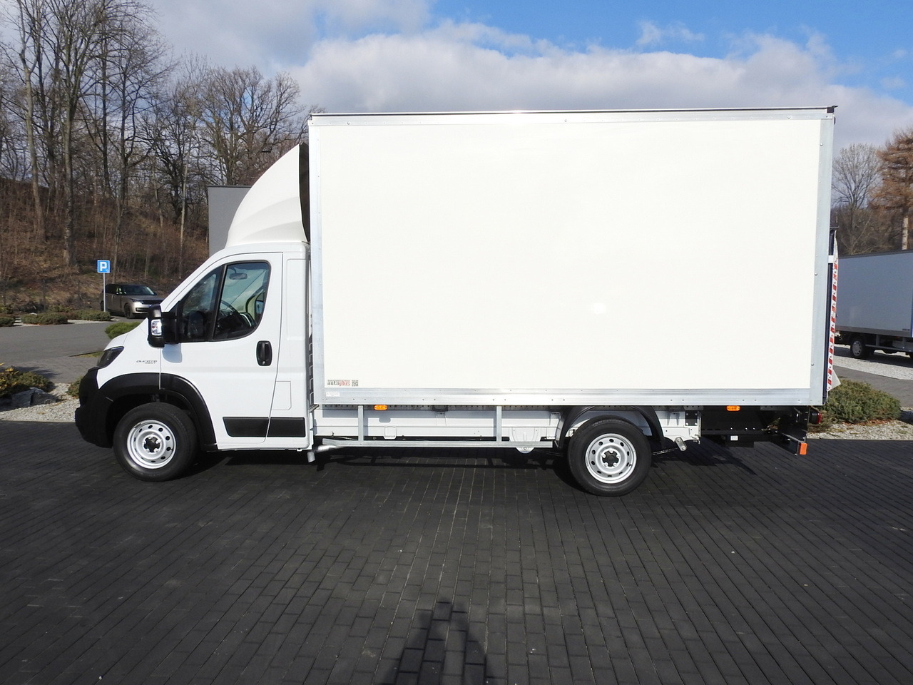 Closed box van FIAT DUCATO  BOX LIFT 8 PALLETS CRUISE CONTROL NAVIGATION LED LIGHTS AIR CONDITIONING  130HP: picture 8