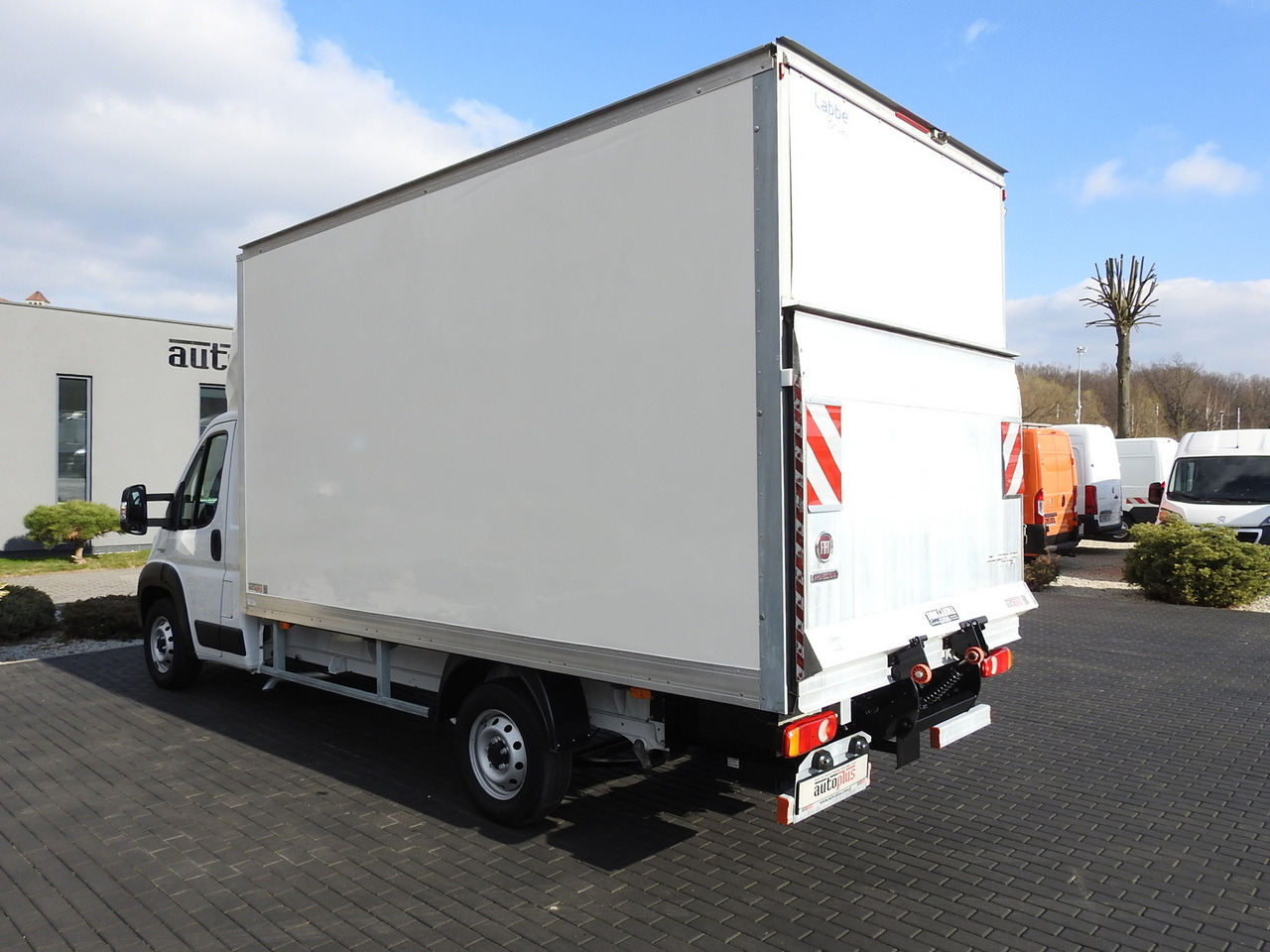 Closed box van FIAT DUCATO  BOX LIFT 8 PALLETS CRUISE CONTROL NAVIGATION LED LIGHTS AIR CONDITIONING  130HP: picture 9