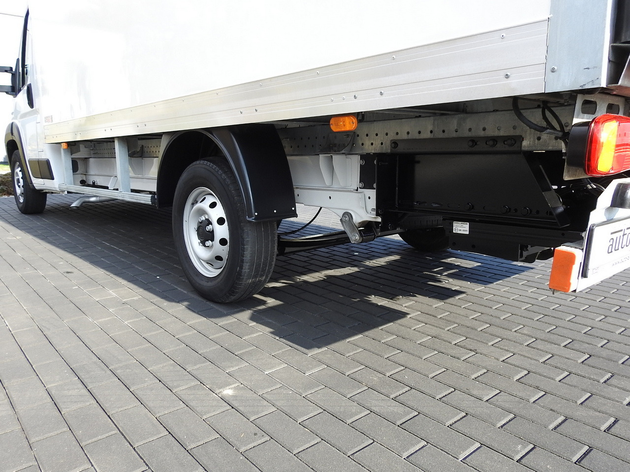 Closed box van FIAT DUCATO  BOX LIFT 8 PALLETS CRUISE CONTROL NAVIGATION LED LIGHTS AIR CONDITIONING  130HP: picture 15