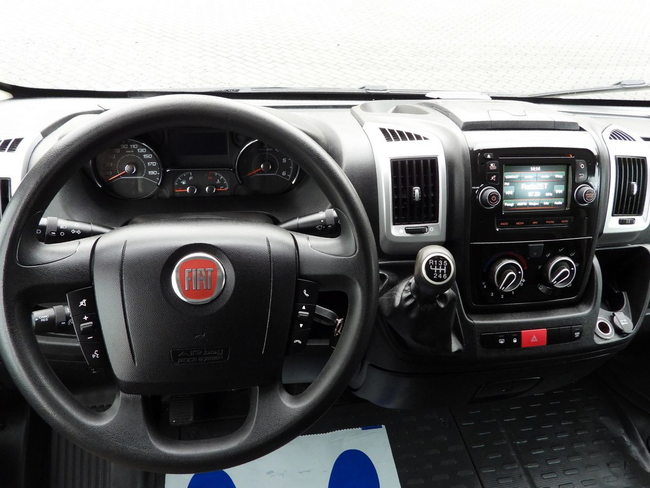 Closed box van FIAT DUCATO BOX LIFT 8 PALLETS CRUISE CONTROL NAVIGATION LED LIGHTS AIR CONDITIONING 130HP: picture 28 Closed box van FIAT DUCATO BOX LIFT 8 PALLETS CRUISE CONTROL NAVIGATION LED LIGHTS AIR CONDITIONING 130HP: picture 28