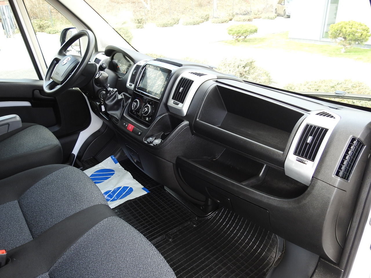 Closed box van FIAT DUCATO  BOX LIFT 8 PALLETS CRUISE CONTROL NAVIGATION LED LIGHTS AIR CONDITIONING  130HP: picture 37