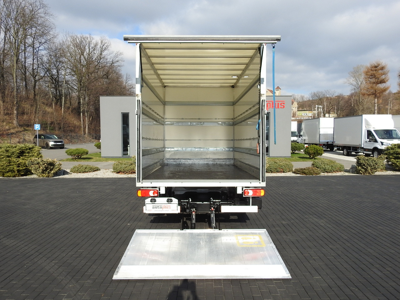 Closed box van FIAT DUCATO  BOX LIFT 8 PALLETS CRUISE CONTROL NAVIGATION LED LIGHTS AIR CONDITIONING  130HP: picture 11