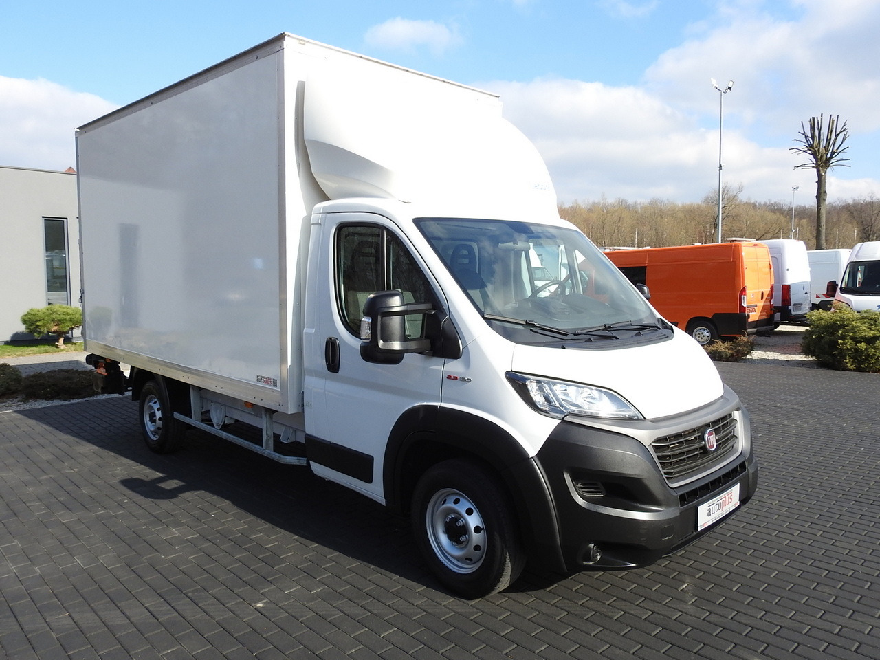 FIAT DUCATO  BOX LIFT 8 PALLETS CRUISE CONTROL NAVIGATION LED LIGHTS AIR CONDITIONING  130HP - Refrigerated delivery van: picture 4 FIAT DUCATO  BOX LIFT 8 PALLETS CRUISE CONTROL NAVIGATION LED LIGHTS AIR CONDITIONING  130HP - Refrigerated delivery van: picture 4