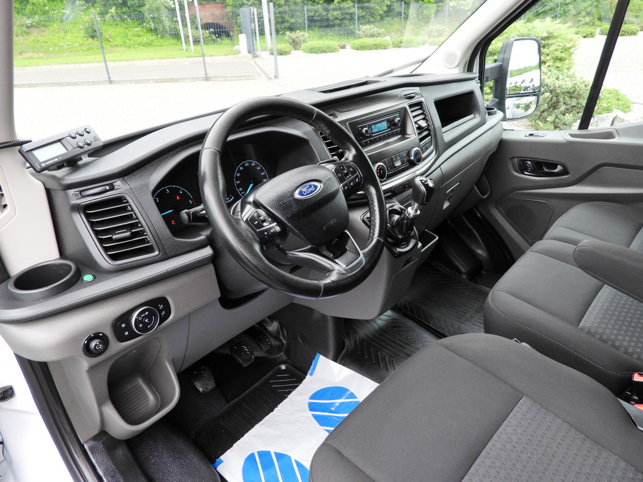 FORD TRANSIT BOX / REFRIGERATOR BOX 5*C / CRUISE CONTROL LED LIGHTS TWIN WHEELS AIR CONDITIONING 130HP - Closed box van: picture 2 FORD TRANSIT BOX / REFRIGERATOR BOX 5*C / CRUISE CONTROL LED LIGHTS TWIN WHEELS AIR CONDITIONING 130HP - Closed box van: picture 2