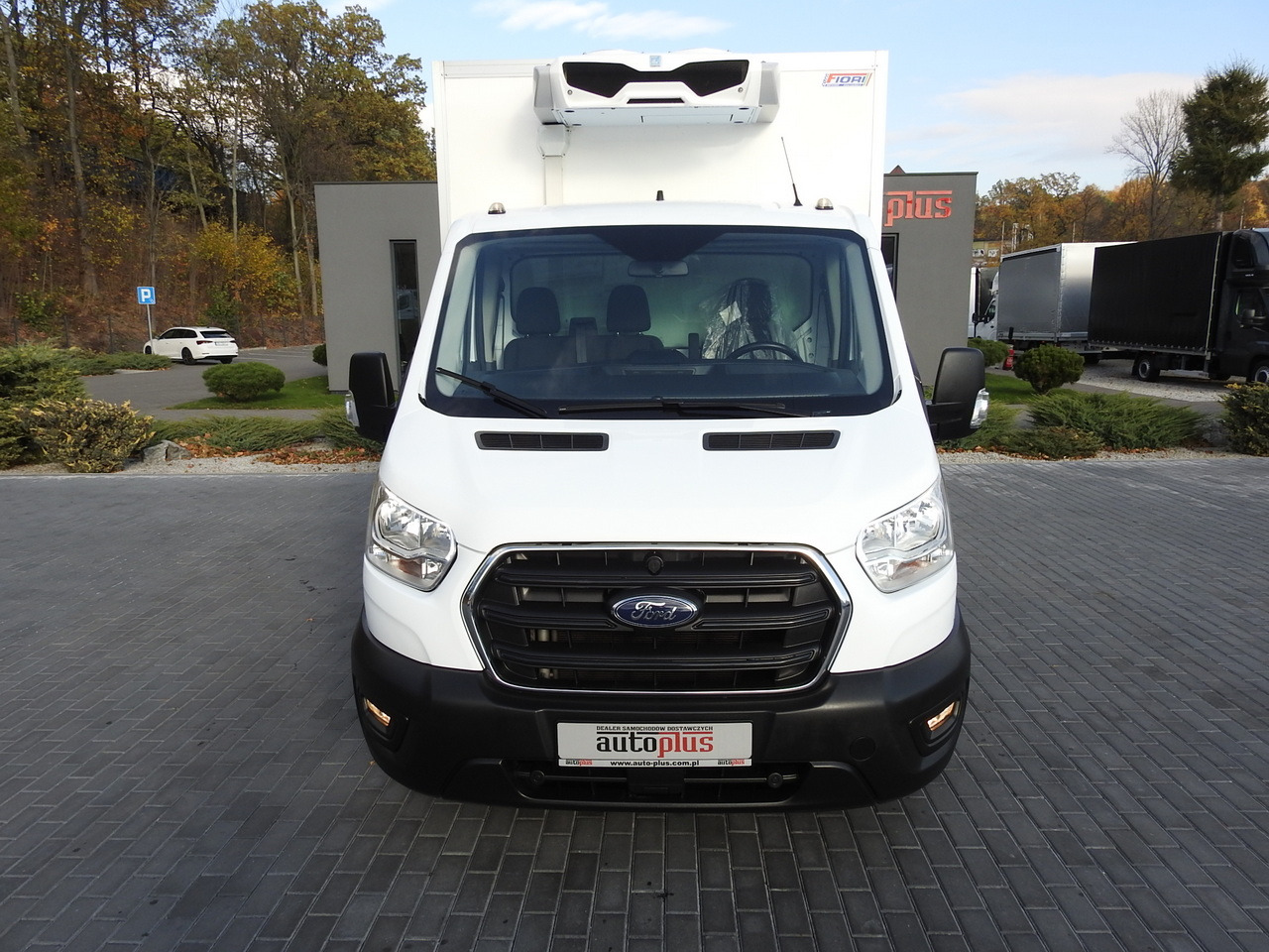 FORD TRANSIT REGRIGERATOR BOX -10*C POWER SUPPLY 230V CRUISE CONTROL AIR CONDITIONING LED LIGHTS PNEUMATICS TWIN WHEELS  130HP - Refrigerated delivery van: picture 5 FORD TRANSIT REGRIGERATOR BOX -10*C POWER SUPPLY 230V CRUISE CONTROL AIR CONDITIONING LED LIGHTS PNEUMATICS TWIN WHEELS  130HP - Refrigerated delivery van: picture 5