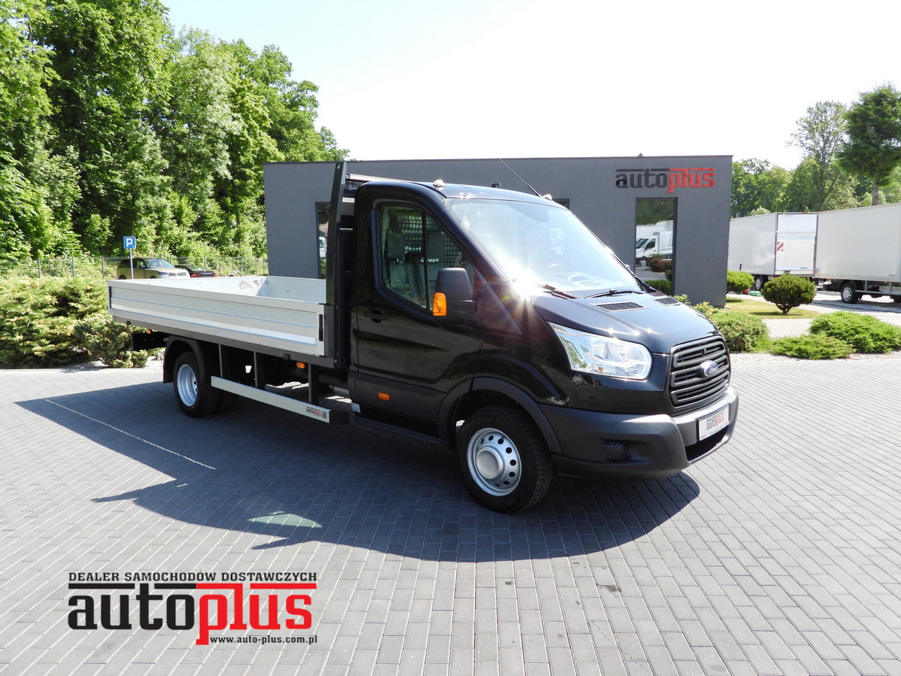 FORD TRANSIT STAKE BODY 8 PALLETS CRUISE CONTROL TWIN WHEELS AIR CONDITIONING 125HP - Open body delivery van: picture 1 FORD TRANSIT STAKE BODY 8 PALLETS CRUISE CONTROL TWIN WHEELS AIR CONDITIONING 125HP - Open body delivery van: picture 1