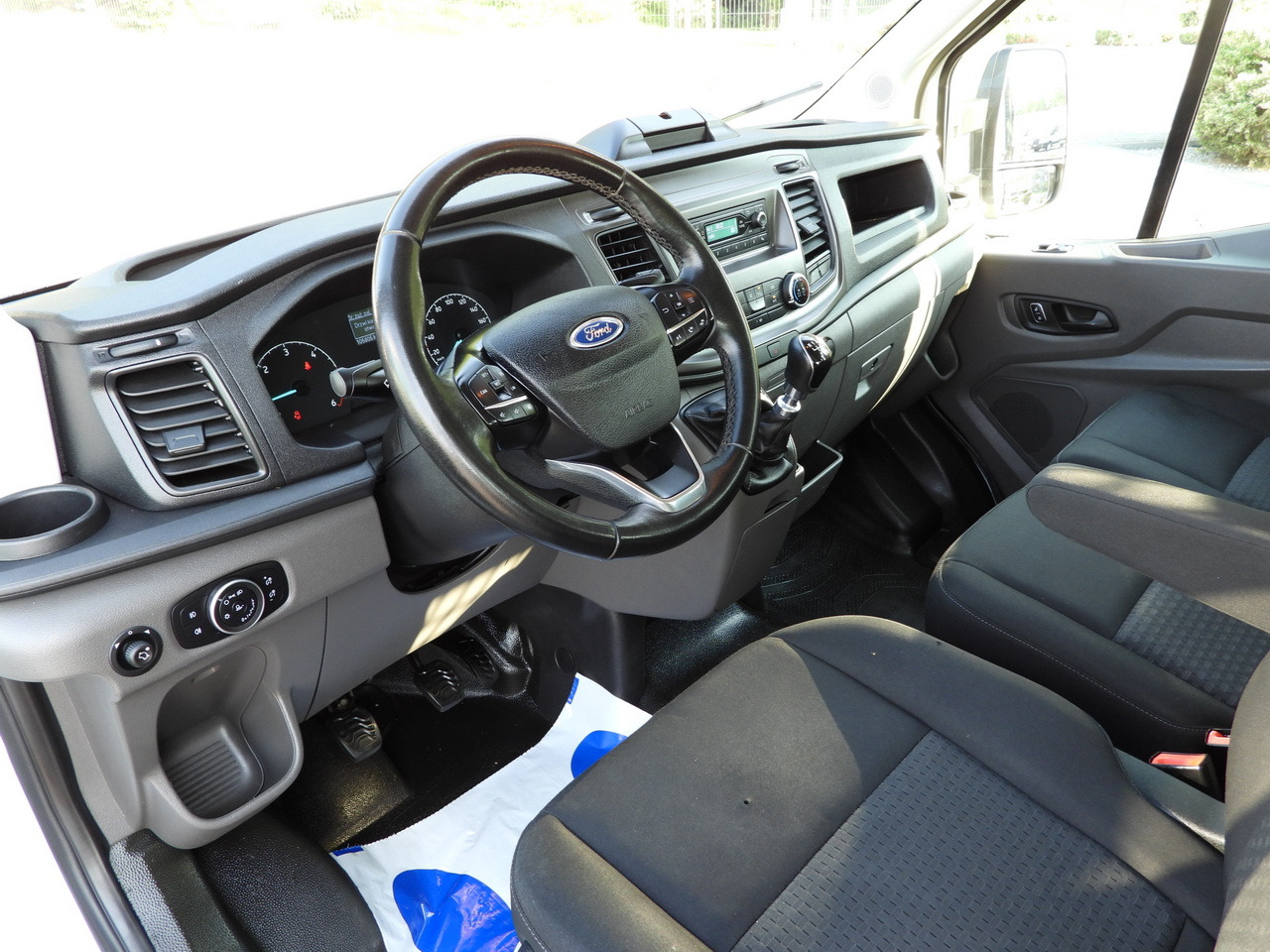 FORD TRANSIT STAKE BODY DOUBLE CABIN DOKA 7 SEATS TWIN WHEELS AIR CONDITIONING 130HP - Open body delivery van: picture 2 FORD TRANSIT STAKE BODY DOUBLE CABIN DOKA 7 SEATS TWIN WHEELS AIR CONDITIONING 130HP - Open body delivery van: picture 2