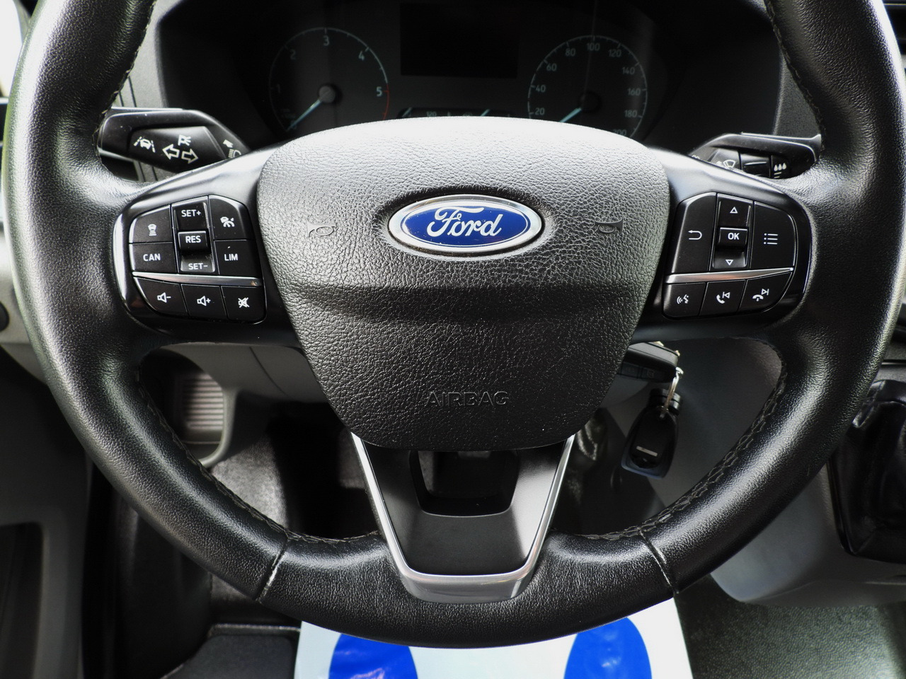 Curtain side van FORD TRANSIT TARPAULIN 10 PALLETS WEBASTO CRUISE CONTROL LED LIGHTS PNEUMATICS AIR CONDITIONING 160HP: picture 34 Curtain side van FORD TRANSIT TARPAULIN 10 PALLETS WEBASTO CRUISE CONTROL LED LIGHTS PNEUMATICS AIR CONDITIONING 160HP: picture 34