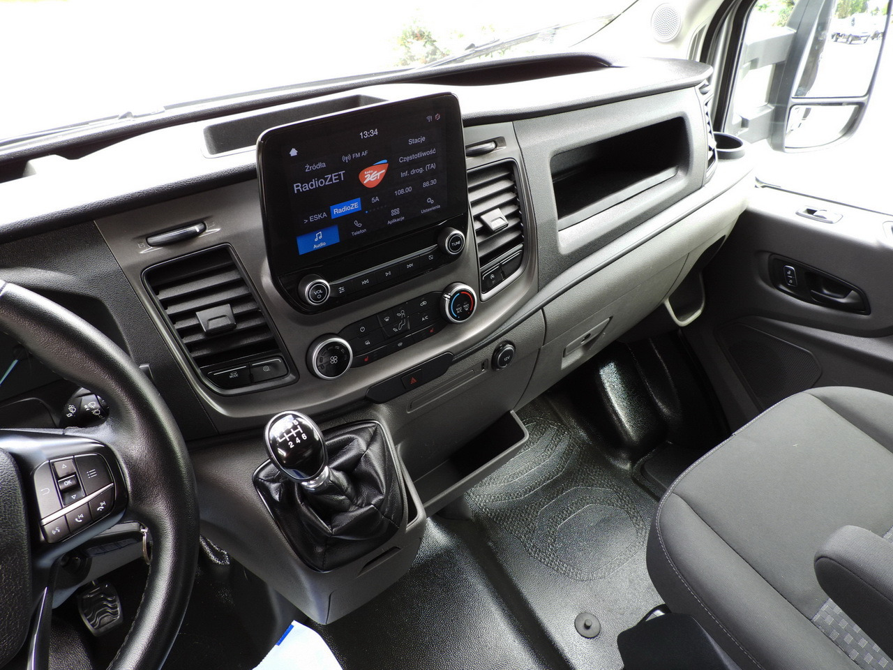 Curtain side van FORD TRANSIT TARPAULIN 10 PALLETS WEBASTO CRUISE CONTROL LED LIGHTS PNEUMATICS AIR CONDITIONING 160HP: picture 30 Curtain side van FORD TRANSIT TARPAULIN 10 PALLETS WEBASTO CRUISE CONTROL LED LIGHTS PNEUMATICS AIR CONDITIONING 160HP: picture 30