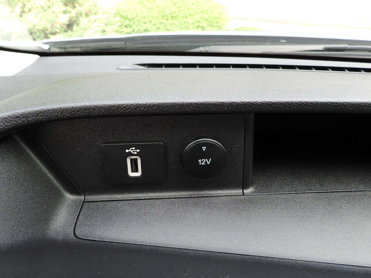 Curtain side van FORD TRANSIT TARPAULIN 10 PALLETS WEBASTO CRUISE CONTROL LED LIGHTS PNEUMATICS AIR CONDITIONING 160HP: picture 42 Curtain side van FORD TRANSIT TARPAULIN 10 PALLETS WEBASTO CRUISE CONTROL LED LIGHTS PNEUMATICS AIR CONDITIONING 160HP: picture 42