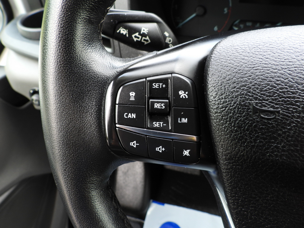 Curtain side van FORD TRANSIT TARPAULIN 10 PALLETS WEBASTO CRUISE CONTROL LED LIGHTS PNEUMATICS AIR CONDITIONING 160HP: picture 35 Curtain side van FORD TRANSIT TARPAULIN 10 PALLETS WEBASTO CRUISE CONTROL LED LIGHTS PNEUMATICS AIR CONDITIONING 160HP: picture 35