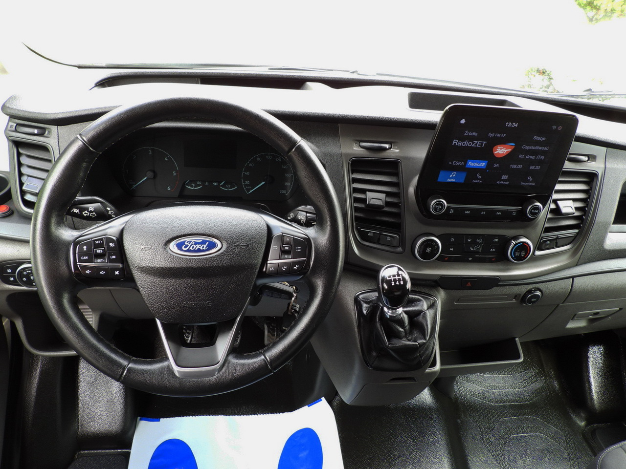 Curtain side van FORD TRANSIT TARPAULIN 10 PALLETS WEBASTO CRUISE CONTROL LED LIGHTS PNEUMATICS AIR CONDITIONING 160HP: picture 28 Curtain side van FORD TRANSIT TARPAULIN 10 PALLETS WEBASTO CRUISE CONTROL LED LIGHTS PNEUMATICS AIR CONDITIONING 160HP: picture 28