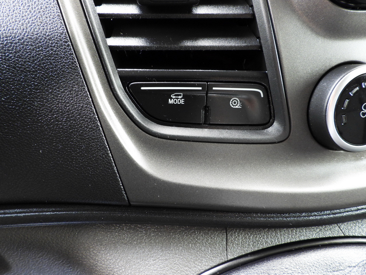 Curtain side van FORD TRANSIT TARPAULIN 10 PALLETS WEBASTO CRUISE CONTROL LED LIGHTS PNEUMATICS AIR CONDITIONING 160HP: picture 40 Curtain side van FORD TRANSIT TARPAULIN 10 PALLETS WEBASTO CRUISE CONTROL LED LIGHTS PNEUMATICS AIR CONDITIONING 160HP: picture 40