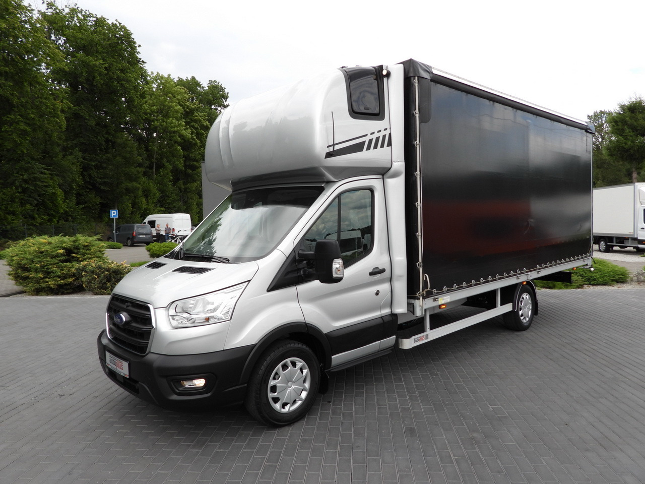 Curtain side van FORD TRANSIT TARPAULIN 10 PALLETS WEBASTO CRUISE CONTROL LED LIGHTS PNEUMATICS AIR CONDITIONING 160HP: picture 19 Curtain side van FORD TRANSIT TARPAULIN 10 PALLETS WEBASTO CRUISE CONTROL LED LIGHTS PNEUMATICS AIR CONDITIONING 160HP: picture 19