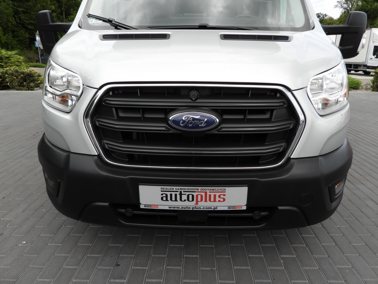 Curtain side van FORD TRANSIT TARPAULIN 10 PALLETS WEBASTO CRUISE CONTROL LED LIGHTS PNEUMATICS AIR CONDITIONING 160HP: picture 14 Curtain side van FORD TRANSIT TARPAULIN 10 PALLETS WEBASTO CRUISE CONTROL LED LIGHTS PNEUMATICS AIR CONDITIONING 160HP: picture 14