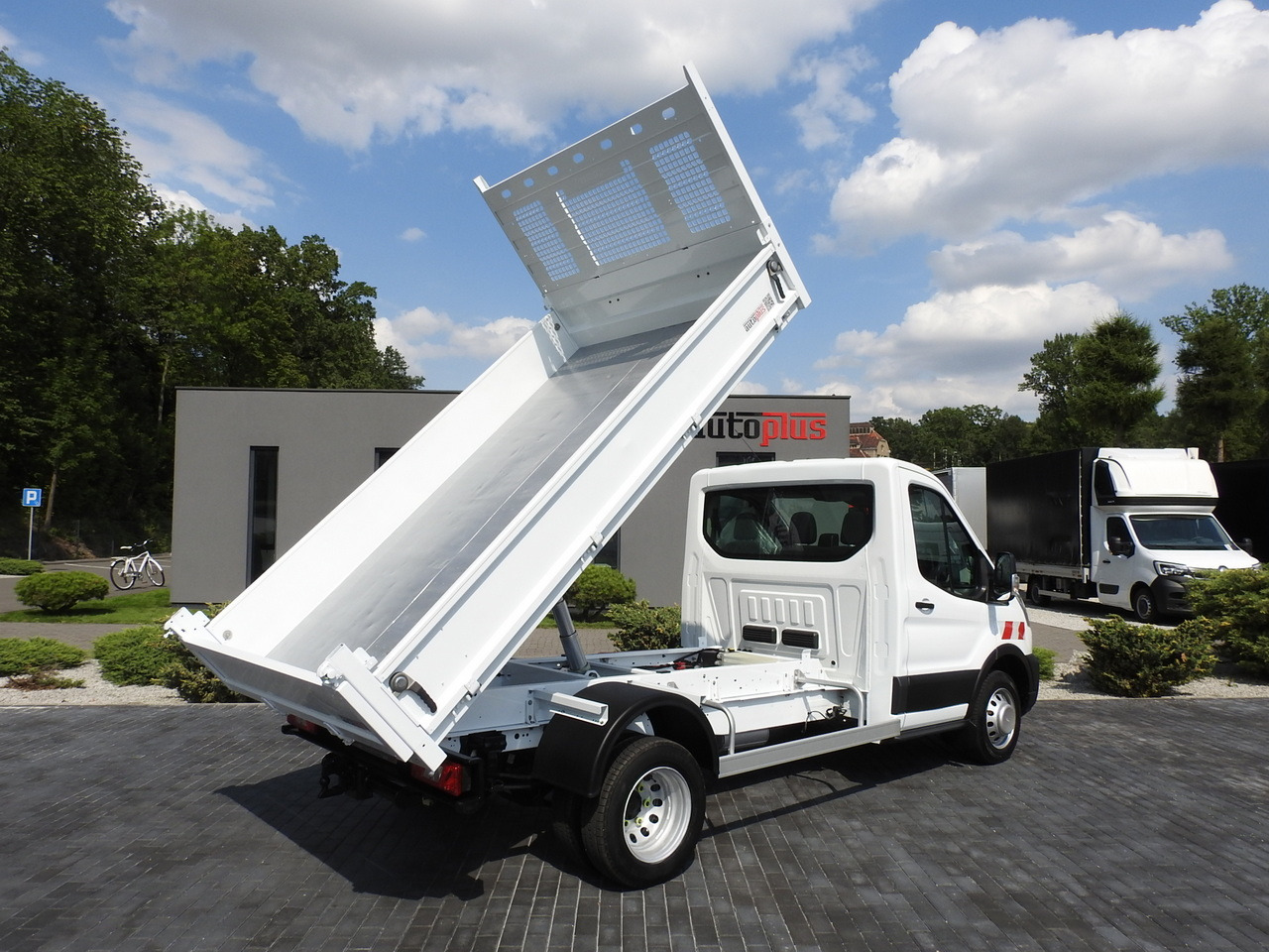 FORD TRANSIT TIPPER CRUISE CONTROL AIR CONDITIONING TWIN WHEELS  170HP - Tipper van: picture 3 FORD TRANSIT TIPPER CRUISE CONTROL AIR CONDITIONING TWIN WHEELS  170HP - Tipper van: picture 3