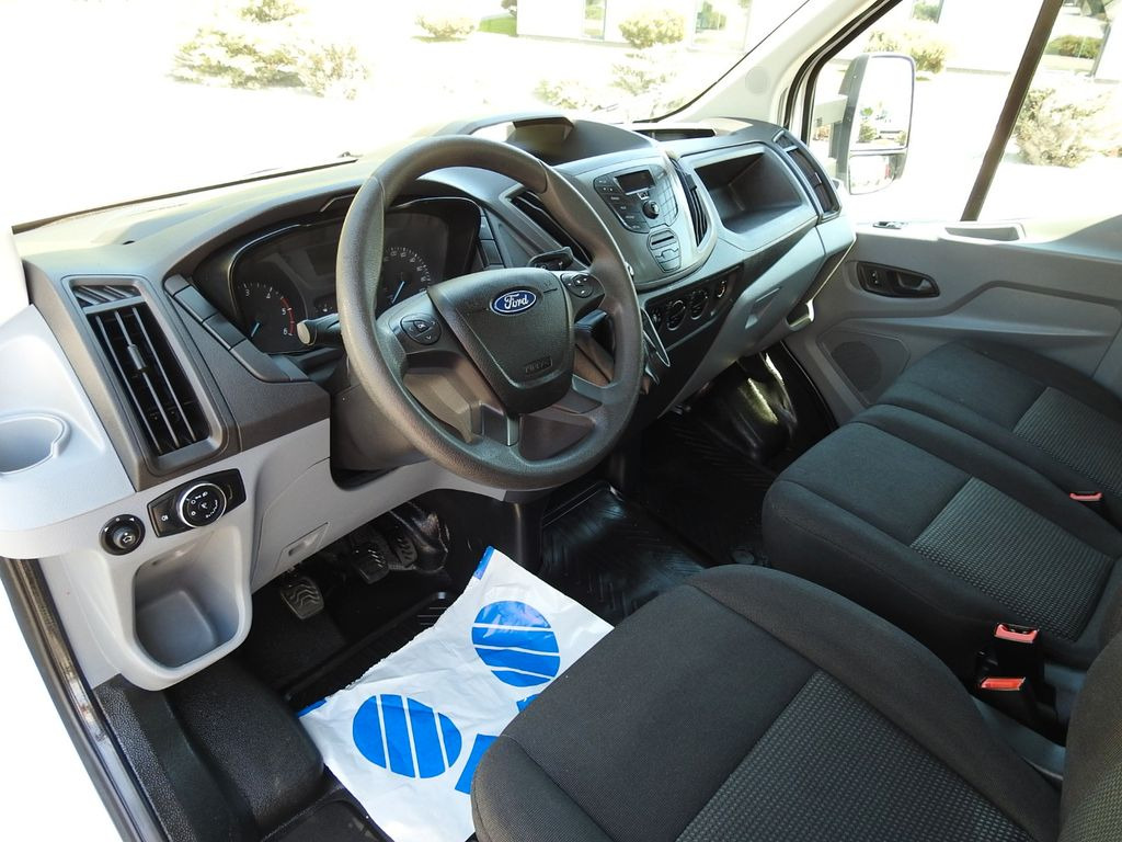 Ford TRANSIT PRITSCHE DOPPELKABINE DOKA 7 SITZE - Open body delivery van, Combi van: picture 2 Ford TRANSIT PRITSCHE DOPPELKABINE DOKA 7 SITZE - Open body delivery van, Combi van: picture 2