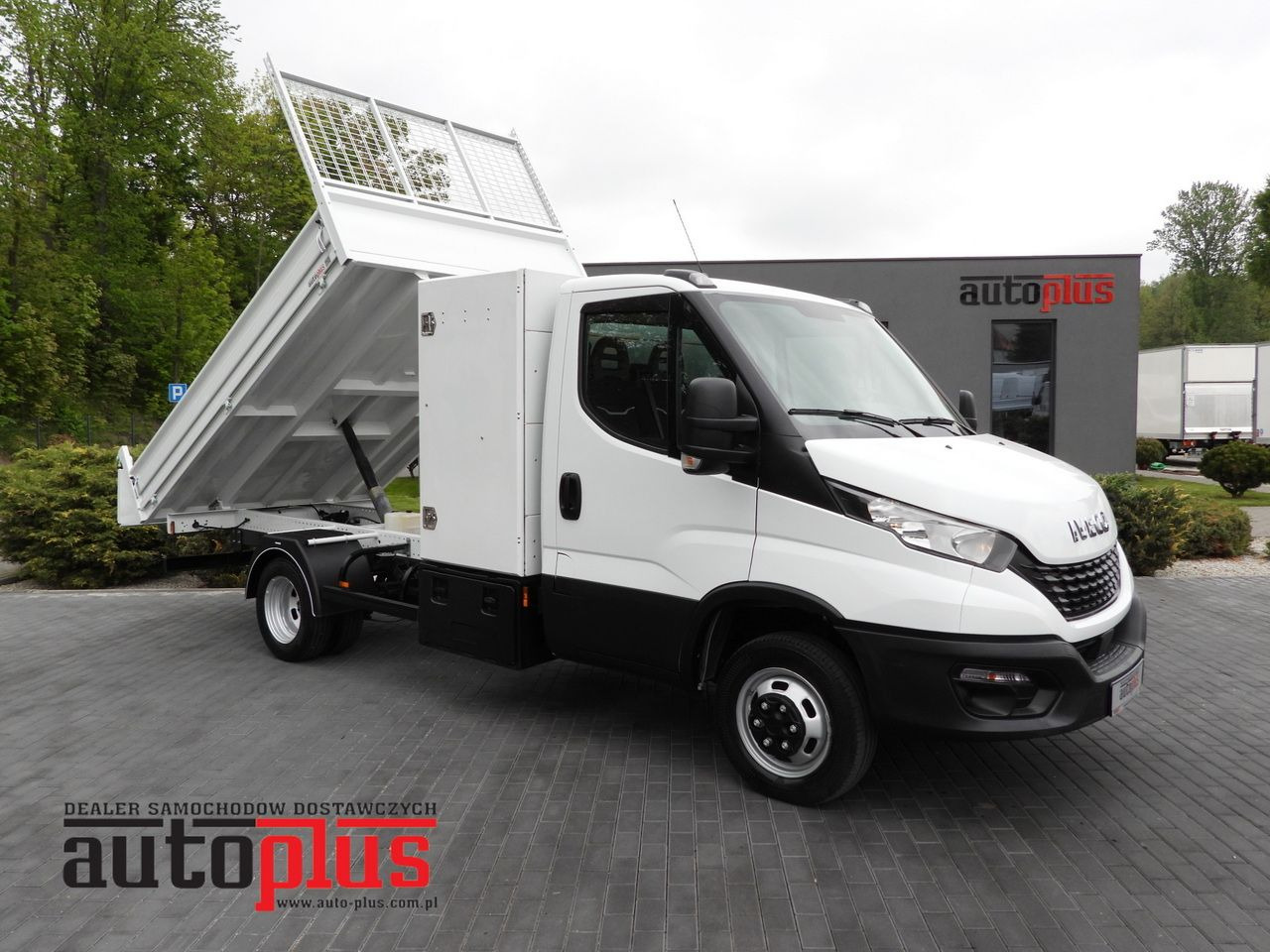 IVECO DAILY 35C14 TIPPER CRUISE CONTROL TWIN WHEELS 140HP - Tipper van: picture 1 IVECO DAILY 35C14 TIPPER CRUISE CONTROL TWIN WHEELS 140HP - Tipper van: picture 1