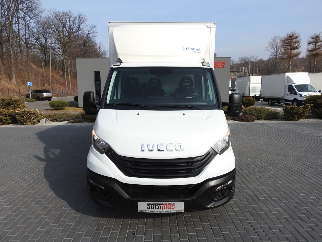 IVECO DAILY 35C16 BOX LIFT 8 PALLETS CRUISE CONTROL TWIN WHEELS AIR CONDITIONING 160HP - Closed box van: picture 5 IVECO DAILY 35C16 BOX LIFT 8 PALLETS CRUISE CONTROL TWIN WHEELS AIR CONDITIONING 160HP - Closed box van: picture 5