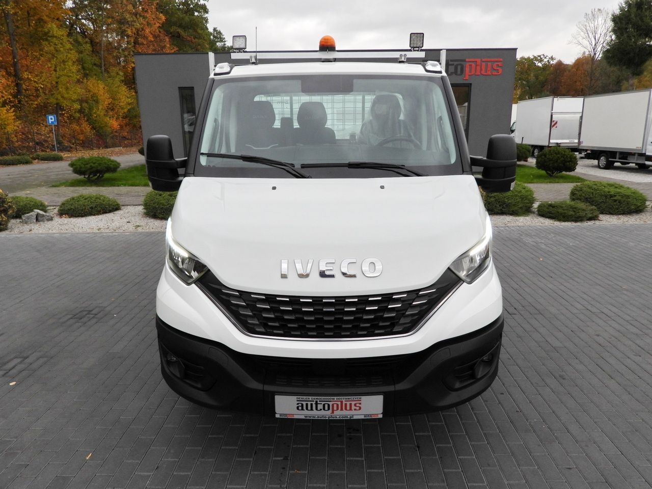 IVECO DAILY 35C21 TIPPER CRUISE CONTROL NAVIGATION LED LIGHTS AUTOMATIC TRANSMISSION  TWIN WHEELS AIR CONDITIONING  210HP - Tipper van: picture 5 IVECO DAILY 35C21 TIPPER CRUISE CONTROL NAVIGATION LED LIGHTS AUTOMATIC TRANSMISSION  TWIN WHEELS AIR CONDITIONING  210HP - Tipper van: picture 5