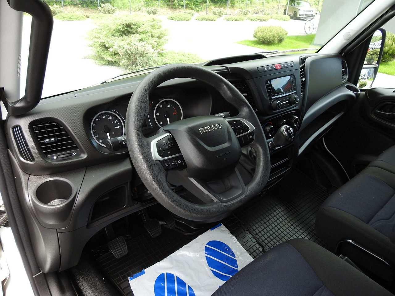 IVECO DAILY 35S14 8 PALLETS CRUISE CONTROL TWIN WHEELS AIR CONDITIONING  140HP - Refrigerated delivery van: picture 2 IVECO DAILY 35S14 8 PALLETS CRUISE CONTROL TWIN WHEELS AIR CONDITIONING  140HP - Refrigerated delivery van: picture 2