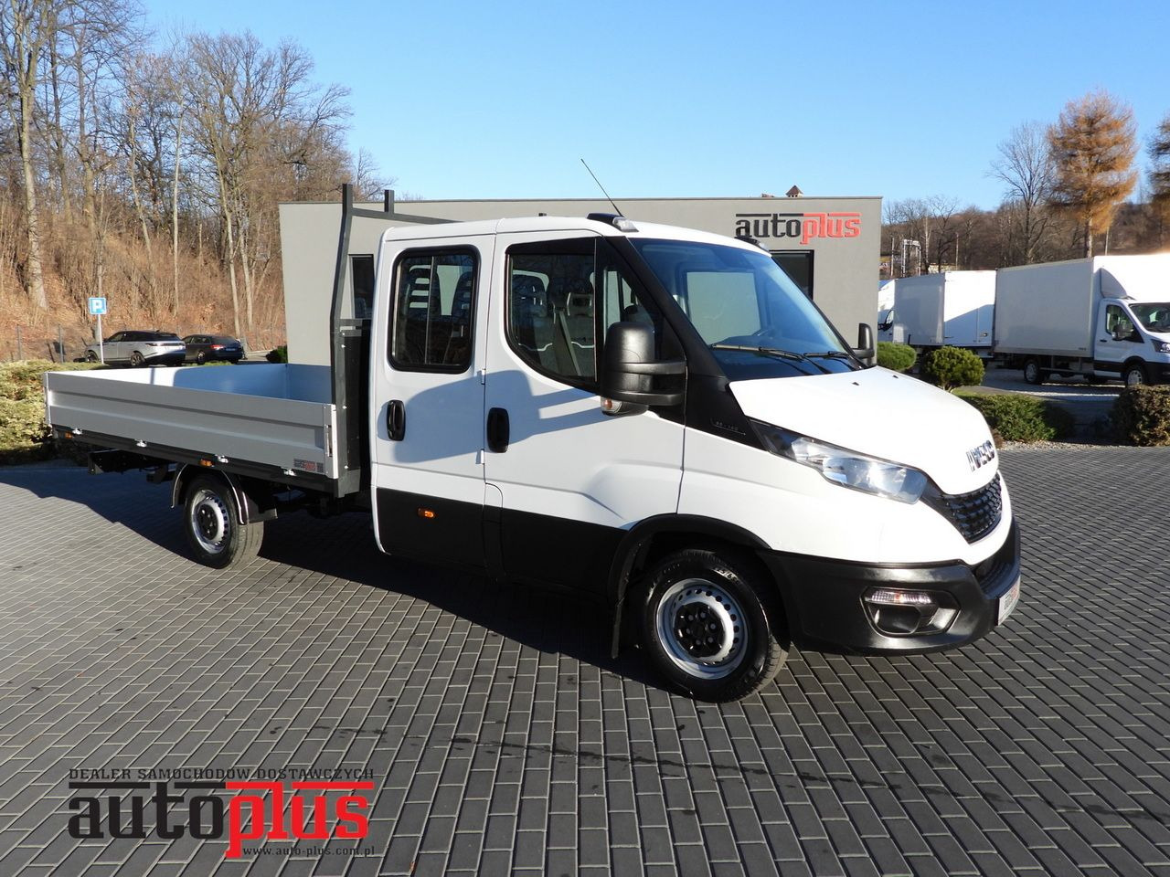 IVECO DAILY 35S14 STAKE BODY DOUBLE CABIN DOKA 7 SEATS CRUISE CONTROL AIR CONDITIONING 140HP - Combi van: picture 1 IVECO DAILY 35S14 STAKE BODY DOUBLE CABIN DOKA 7 SEATS CRUISE CONTROL AIR CONDITIONING 140HP - Combi van: picture 1
