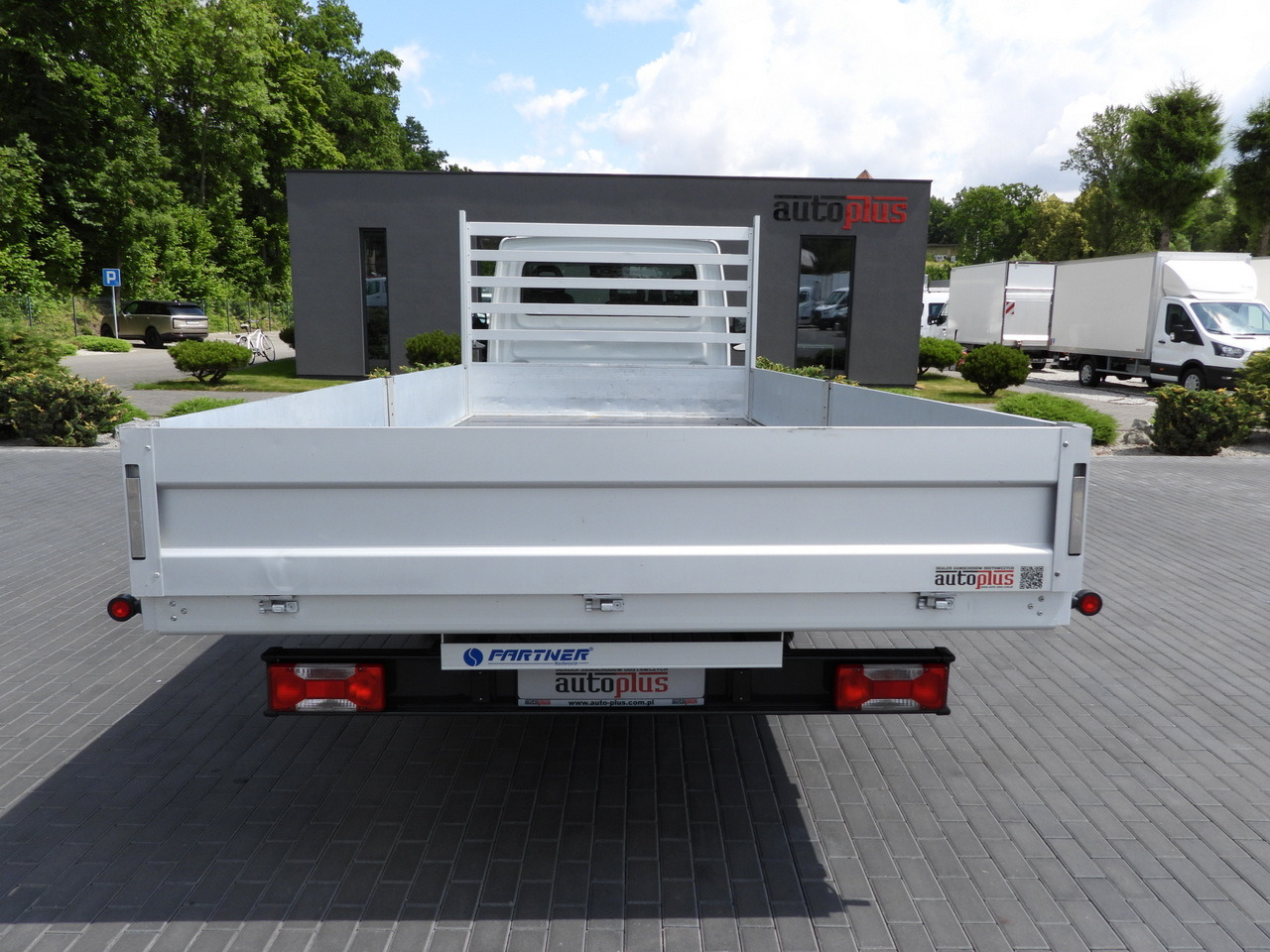 Open body delivery van IVECO DAILY 35S16 STAKE BODY 10 PALLETS CRUISE CONTROL AIR CONDITIONING  160HP: picture 10