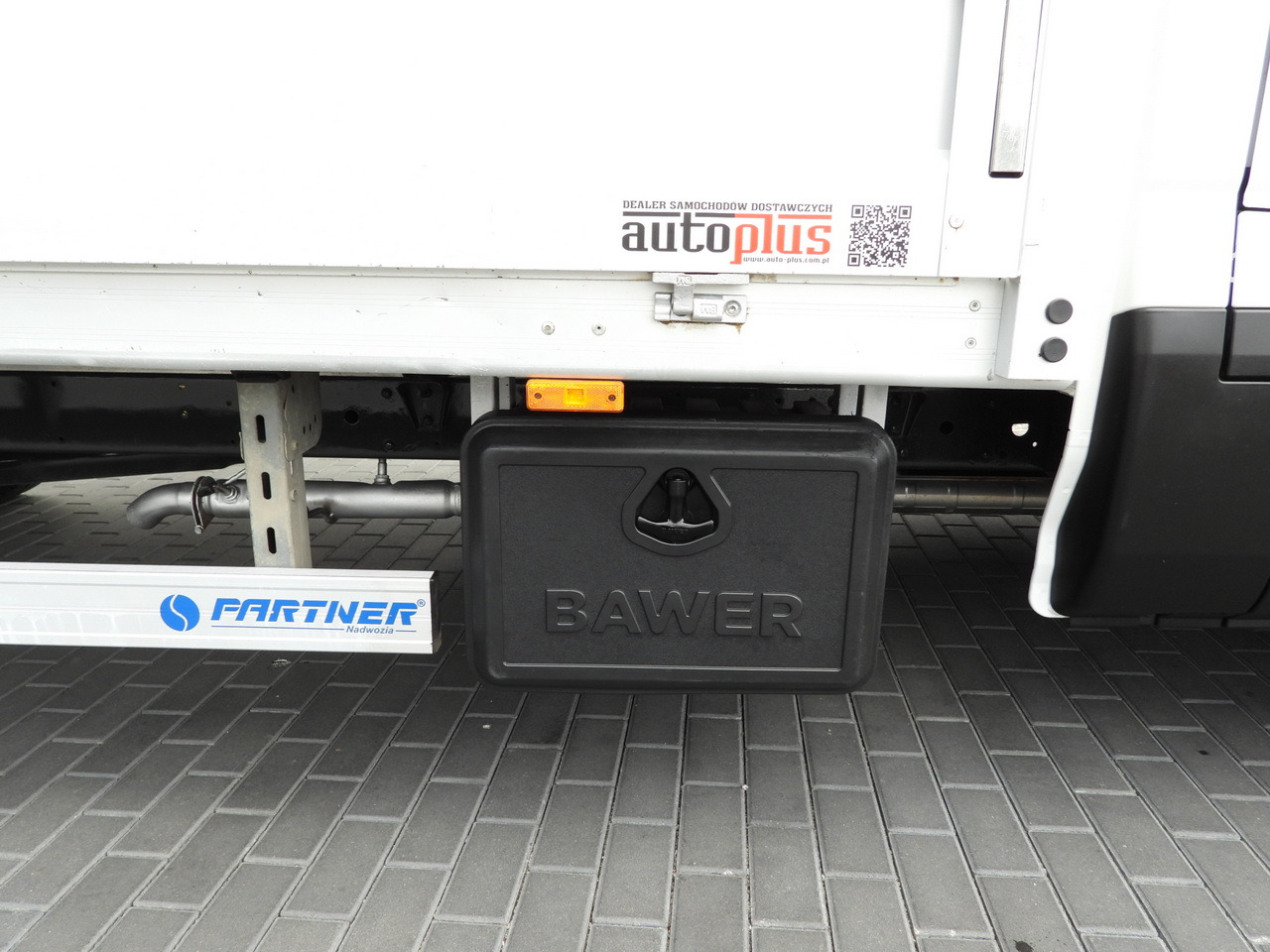 Open body delivery van IVECO DAILY 35S16 STAKE BODY 10 PALLETS CRUISE CONTROL AIR CONDITIONING  160HP: picture 20