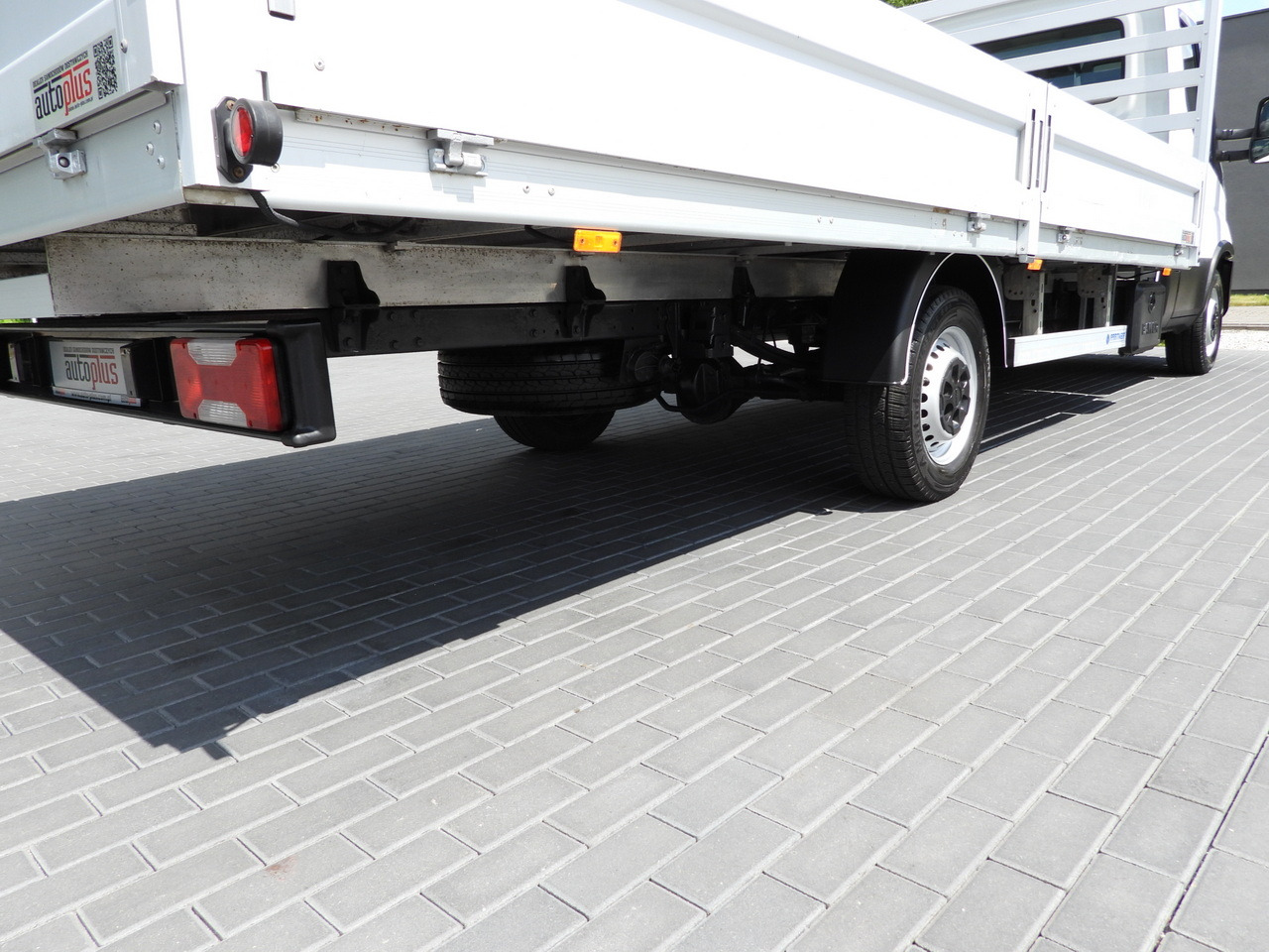 Open body delivery van IVECO DAILY 35S16 STAKE BODY 10 PALLETS CRUISE CONTROL AIR CONDITIONING  160HP: picture 16