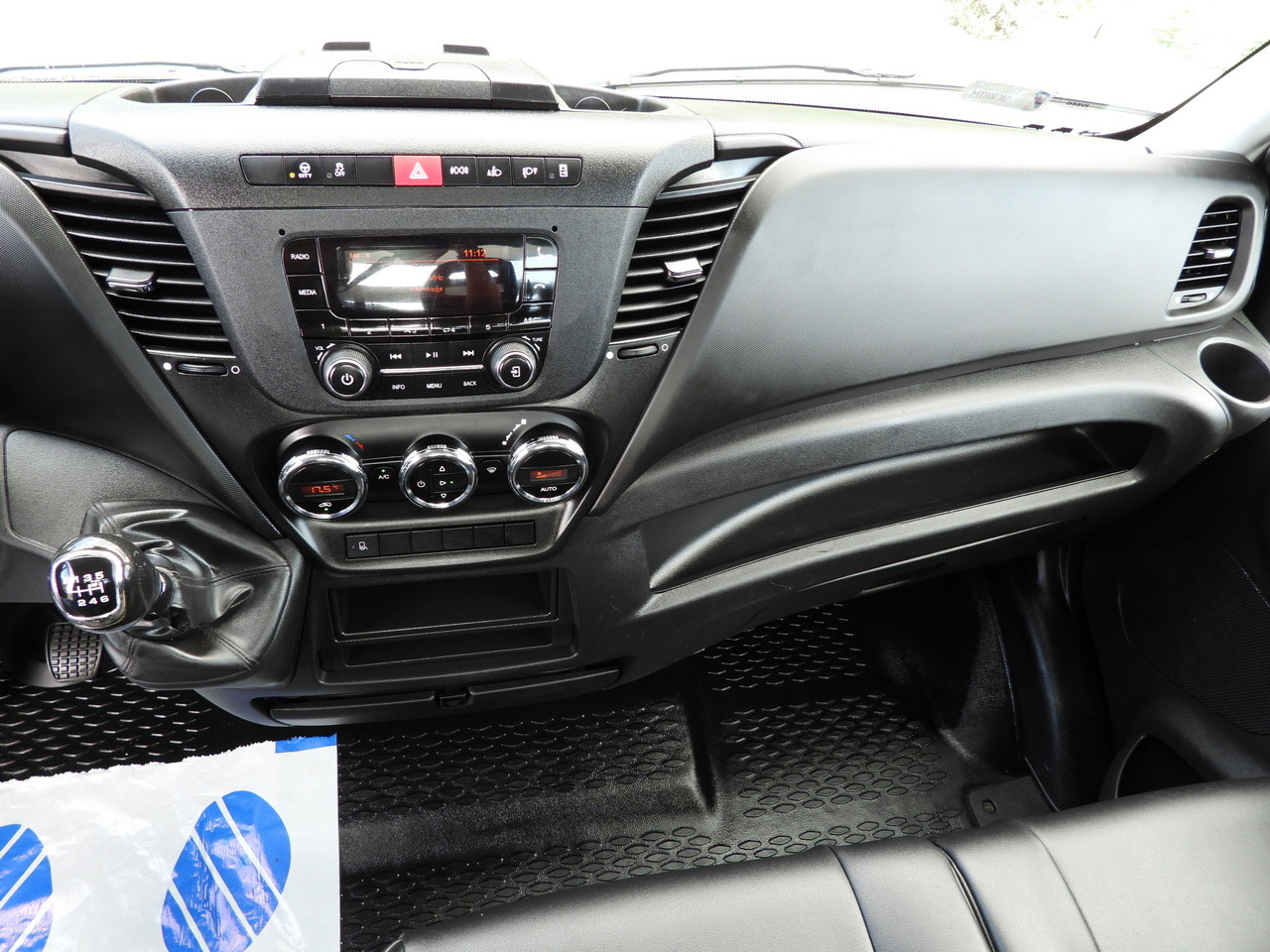 Open body delivery van IVECO DAILY 35S16 STAKE BODY 10 PALLETS CRUISE CONTROL AIR CONDITIONING  160HP: picture 31