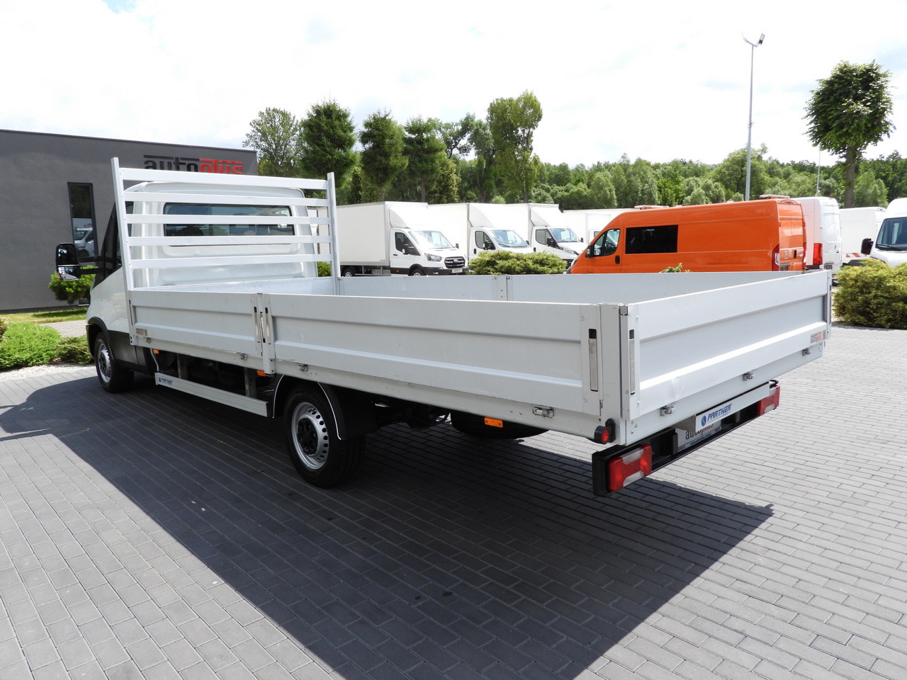 Open body delivery van IVECO DAILY 35S16 STAKE BODY 10 PALLETS CRUISE CONTROL AIR CONDITIONING  160HP: picture 9