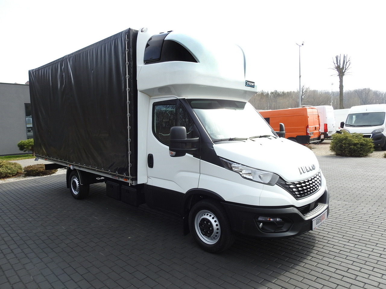 IVECO DAILY  35S18 TARPAULIN 10 PALLETS WEBASTO CRUISE CONTROL AIR CONDITIONING  180HP - Curtain side van: picture 4 IVECO DAILY  35S18 TARPAULIN 10 PALLETS WEBASTO CRUISE CONTROL AIR CONDITIONING  180HP - Curtain side van: picture 4