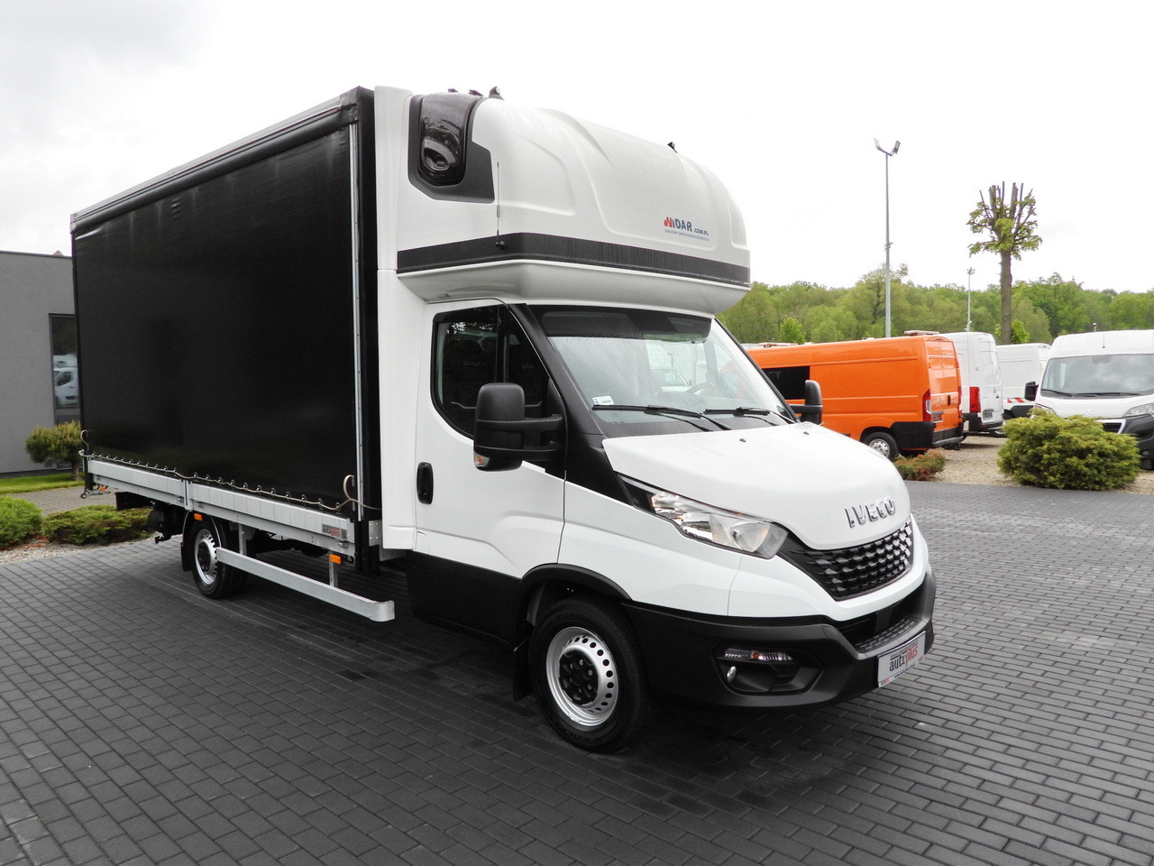 IVECO DAILY  35S18 TARPAULIN 10 PALLETS WEBASTO CRUISE CONTROL AIR CONDITIONING  180HP - Curtain side van: picture 4 IVECO DAILY  35S18 TARPAULIN 10 PALLETS WEBASTO CRUISE CONTROL AIR CONDITIONING  180HP - Curtain side van: picture 4