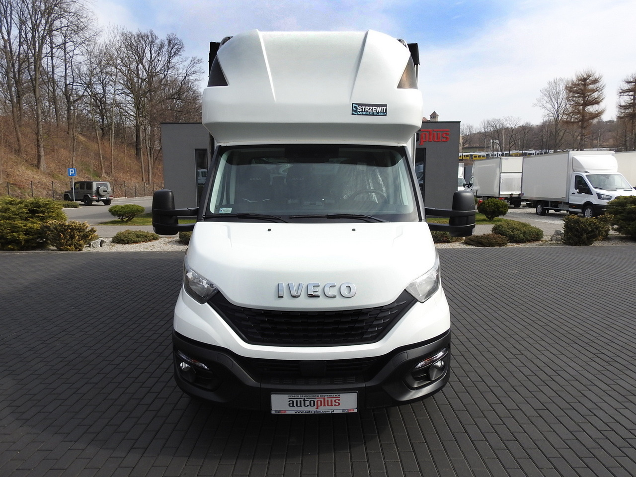 IVECO DAILY  35S18 TARPAULIN 10 PALLETS WEBASTO CRUISE CONTROL AIR CONDITIONING  180HP - Curtain side van: picture 5 IVECO DAILY  35S18 TARPAULIN 10 PALLETS WEBASTO CRUISE CONTROL AIR CONDITIONING  180HP - Curtain side van: picture 5