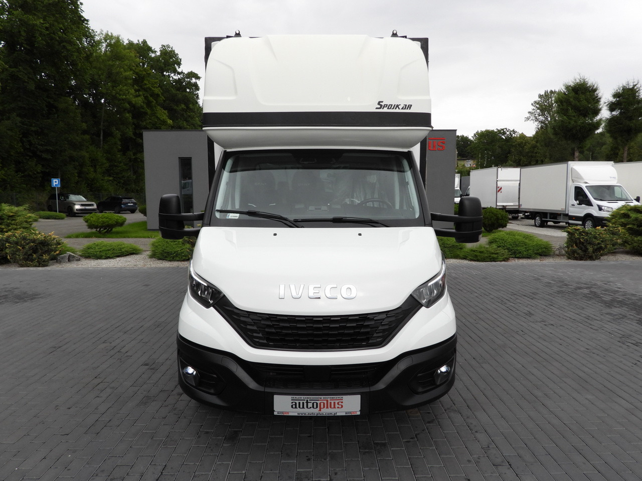 IVECO DAILY 35S18 TARPAULIN 10 PALLETS WEBASTO CRUISE CONTROL LED LIGHTS PNEUMATICS AIR CONDITIONING 180HP - Curtain side van: picture 5 IVECO DAILY 35S18 TARPAULIN 10 PALLETS WEBASTO CRUISE CONTROL LED LIGHTS PNEUMATICS AIR CONDITIONING 180HP - Curtain side van: picture 5
