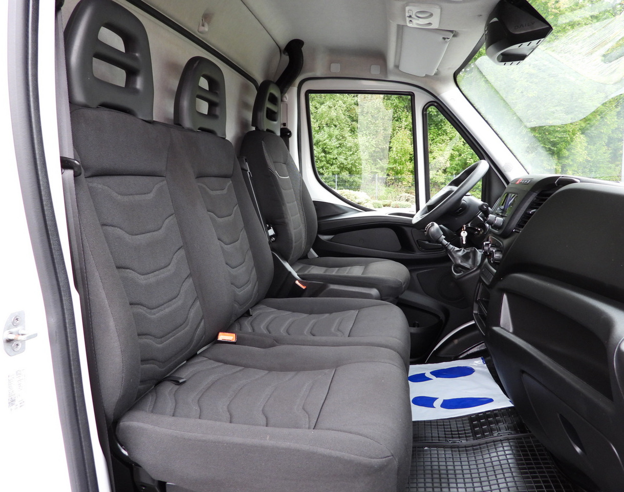 Curtain side van IVECO DAILY 35S18 TARPAULIN LIFT 8 PALLETS WEBASTO CRUISE CONTROL LED LIGHTS AIR CONDITIONING  180HP: picture 43