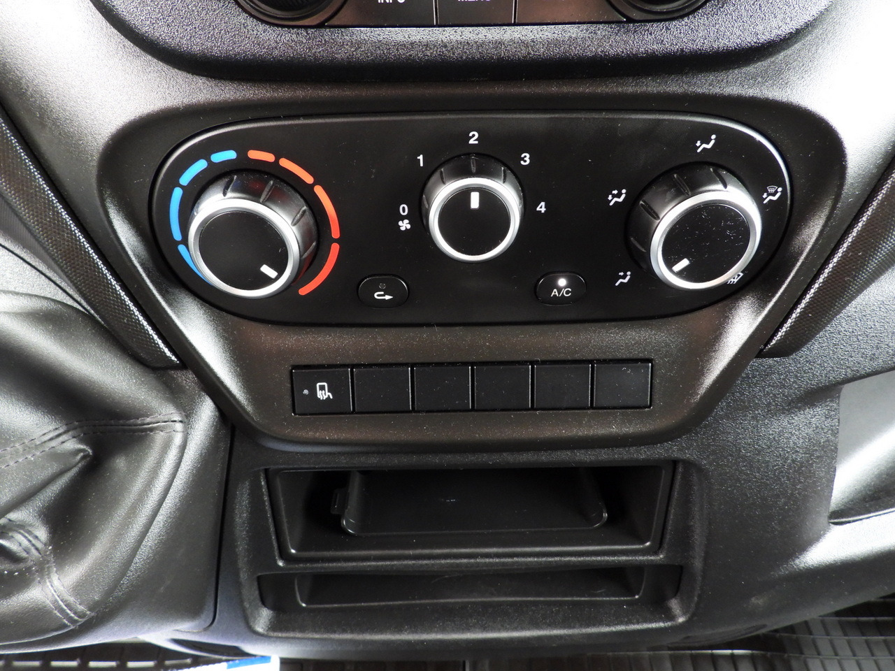 Curtain side van IVECO DAILY 35S18 TARPAULIN LIFT 8 PALLETS WEBASTO CRUISE CONTROL LED LIGHTS AIR CONDITIONING  180HP: picture 40