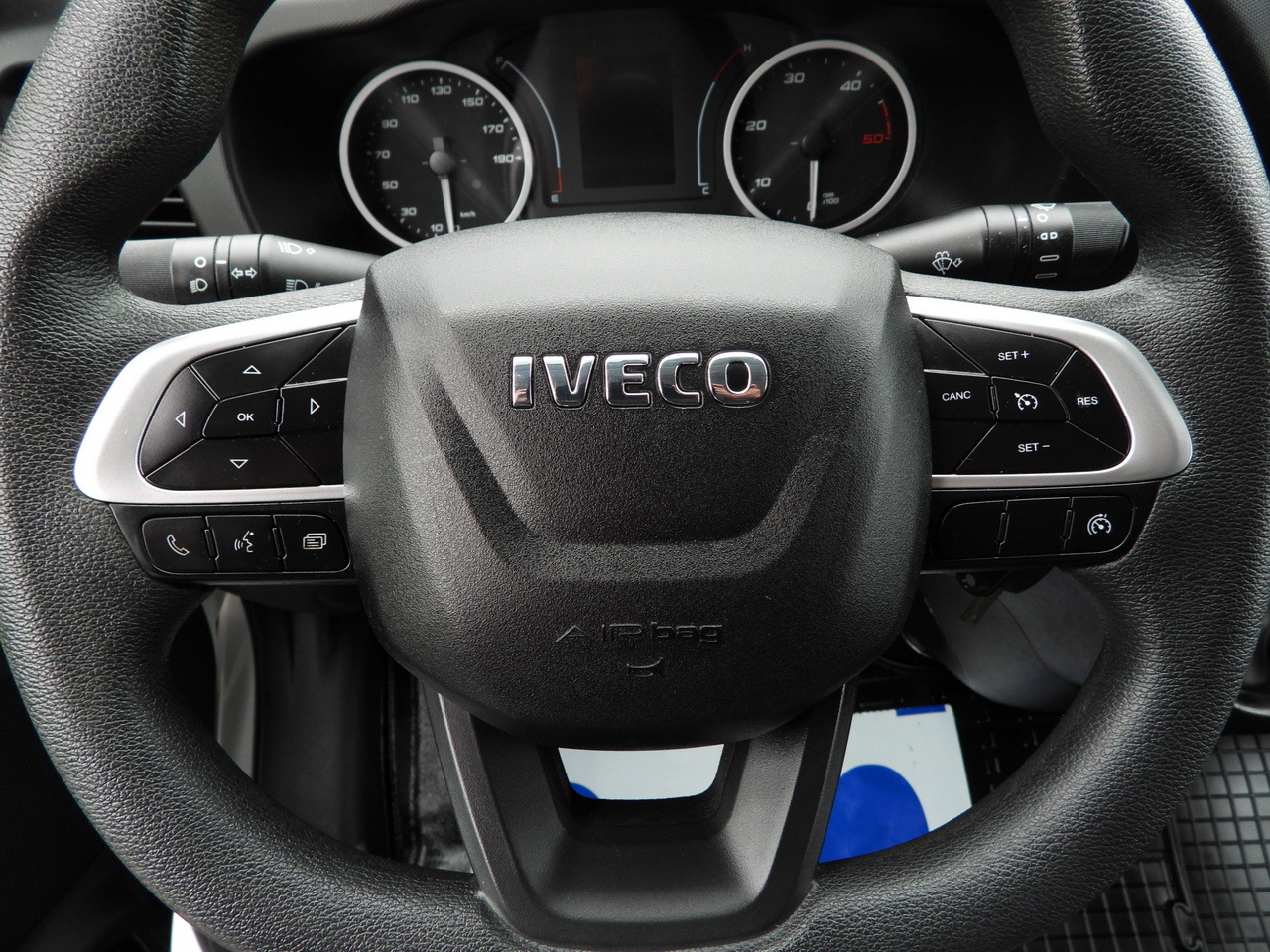 Curtain side van IVECO DAILY 35S18 TARPAULIN LIFT 8 PALLETS WEBASTO CRUISE CONTROL LED LIGHTS AIR CONDITIONING  180HP: picture 35