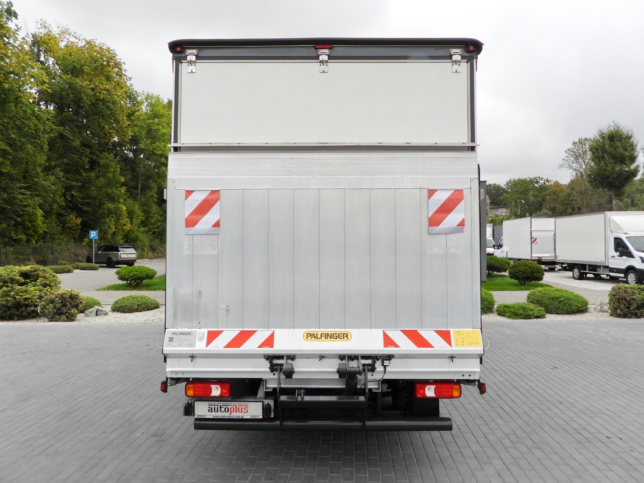 Curtain side van IVECO DAILY 35S18 TARPAULIN LIFT 8 PALLETS WEBASTO CRUISE CONTROL LED LIGHTS AIR CONDITIONING  180HP: picture 11