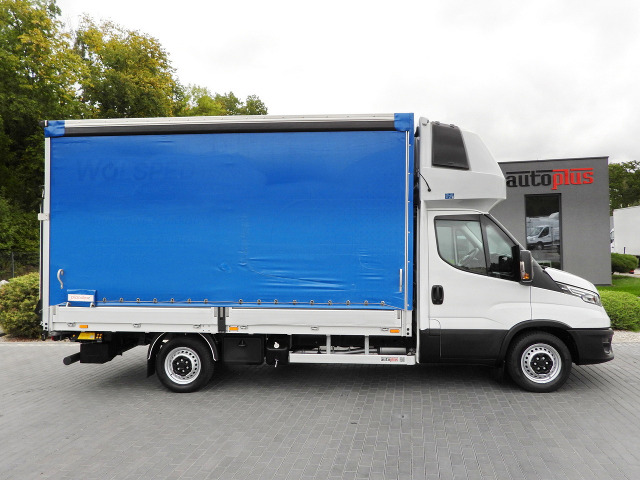 Curtain side van IVECO DAILY 35S18 TARPAULIN LIFT 8 PALLETS WEBASTO CRUISE CONTROL LED LIGHTS AIR CONDITIONING  180HP: picture 7