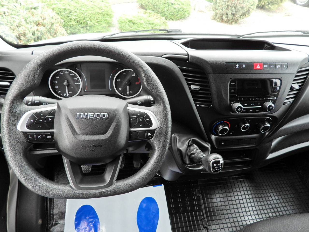 Curtain side van IVECO DAILY 35S18 TARPAULIN LIFT 8 PALLETS WEBASTO CRUISE CONTROL LED LIGHTS AIR CONDITIONING  180HP: picture 34