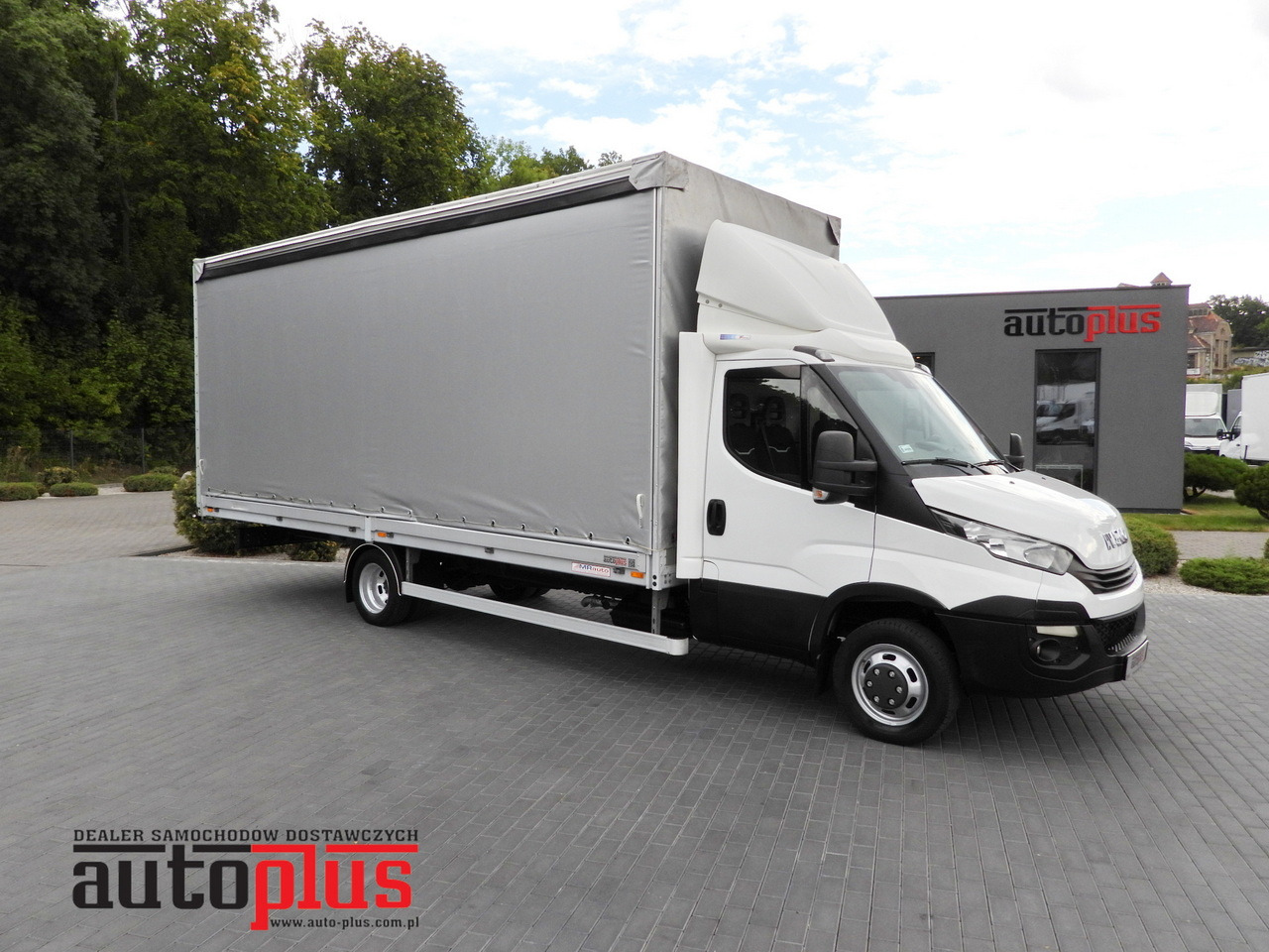 IVECO DAILY 50C15 TARPAULIN 12 PALLETS CRUISE CONTROL TWIN WHEELS AIR CONDITIONING 150HP - Curtain side van: picture 1 IVECO DAILY 50C15 TARPAULIN 12 PALLETS CRUISE CONTROL TWIN WHEELS AIR CONDITIONING 150HP - Curtain side van: picture 1