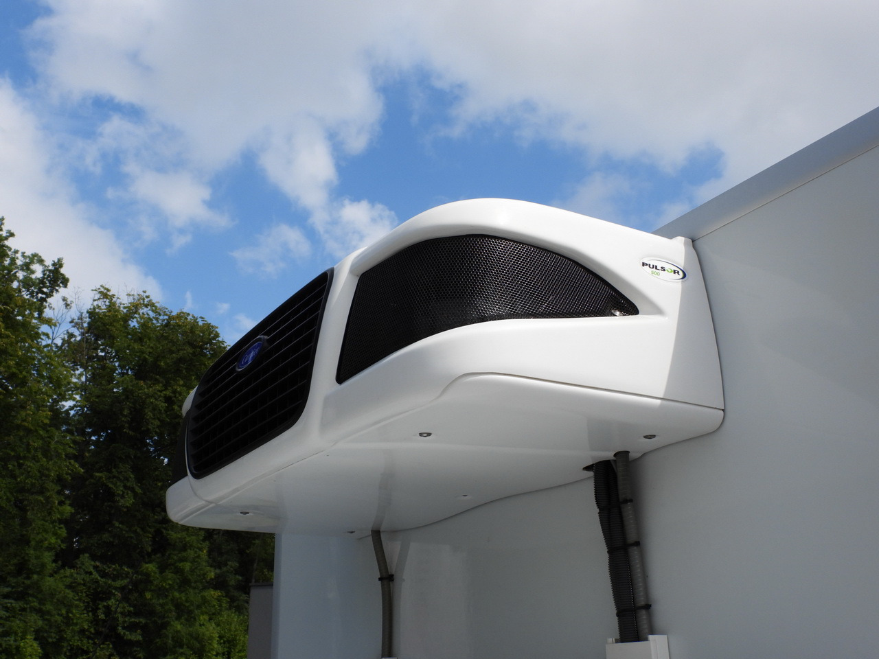 Refrigerator truck IVECO DAILY 70C17 REFRIGERATOR 1*C LIFT 10 PALLETS POWER SUPPLY 230V CRUISE CONTROL AIR CONDITIONING PNEUMATICS AUTOMATIC TRANSMISSION HI-MATIC TWIN WHEELS 170HP: picture 18 Refrigerator truck IVECO DAILY 70C17 REFRIGERATOR 1*C LIFT 10 PALLETS POWER SUPPLY 230V CRUISE CONTROL AIR CONDITIONING PNEUMATICS AUTOMATIC TRANSMISSION HI-MATIC TWIN WHEELS 170HP: picture 18