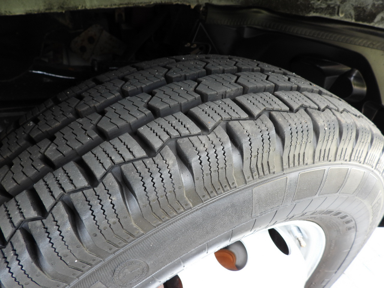 Refrigerator truck IVECO DAILY 70C17 REFRIGERATOR 1*C LIFT 10 PALLETS POWER SUPPLY 230V CRUISE CONTROL AIR CONDITIONING PNEUMATICS AUTOMATIC TRANSMISSION HI-MATIC TWIN WHEELS 170HP: picture 28 Refrigerator truck IVECO DAILY 70C17 REFRIGERATOR 1*C LIFT 10 PALLETS POWER SUPPLY 230V CRUISE CONTROL AIR CONDITIONING PNEUMATICS AUTOMATIC TRANSMISSION HI-MATIC TWIN WHEELS 170HP: picture 28